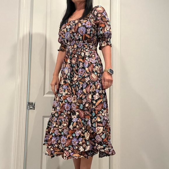 Peasant style - can be worn off the shoulders. - Picture 3 of 5